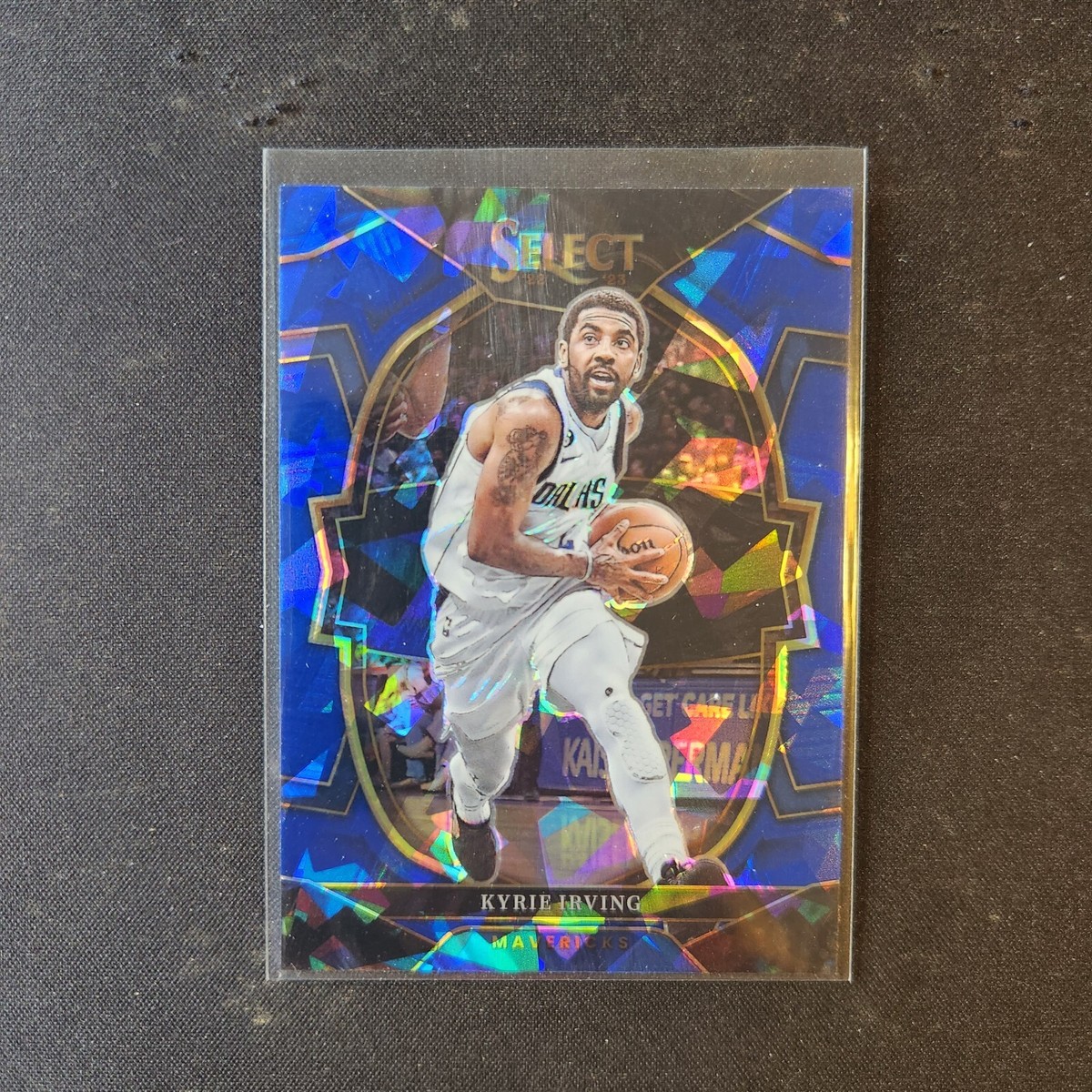 2022-23 Select Kyrie Irving Blue Cracked Ice Prizm #30 Concourse