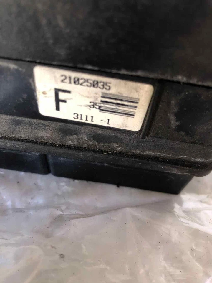 2000 - 2002 SATURN S SERIES SL1 compartimento da caixa de fusíveis do motor 1.9L 15328707 fabricante de equipamento original - Imagem 4 de 4