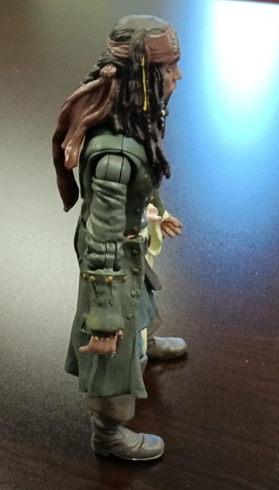 "Figura de 7"" exclusiva de Piratas del Caribe Capitán Jack Sparrow de los Parques Disney"  Foto 3 de 4