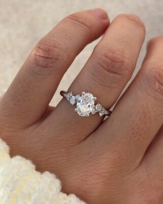   Elegant 7x9mm Oval Cut American Diamond Ring   A Timeless Beauty  