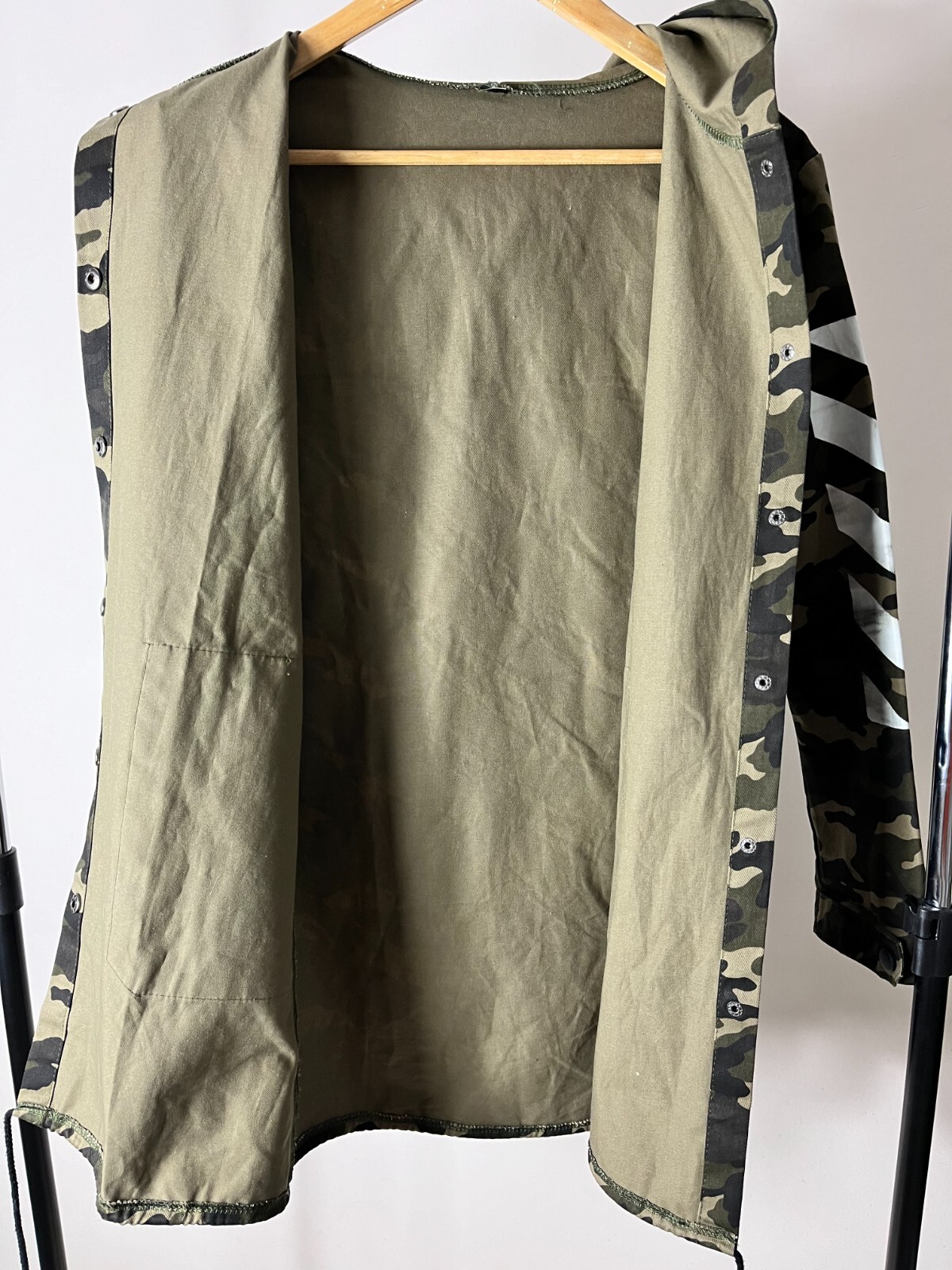Camo Windproof/Waterproof Hooded Jacket - Sz XS image 3