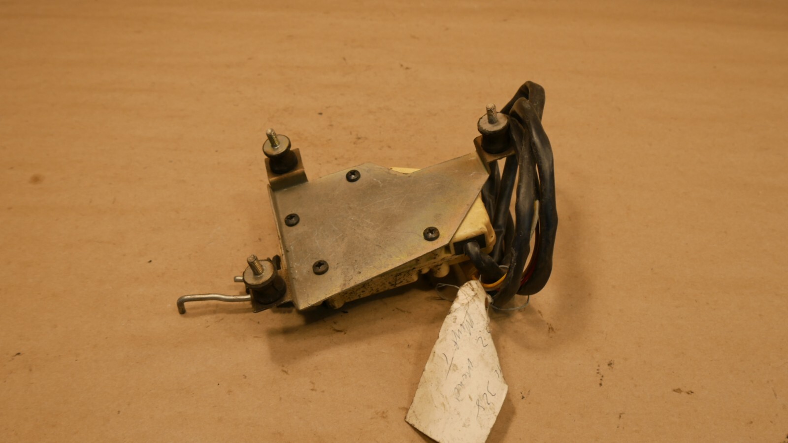 Ferrari 208 328 Mondial t LH Central Door Lock Device Actuator PN 62437700