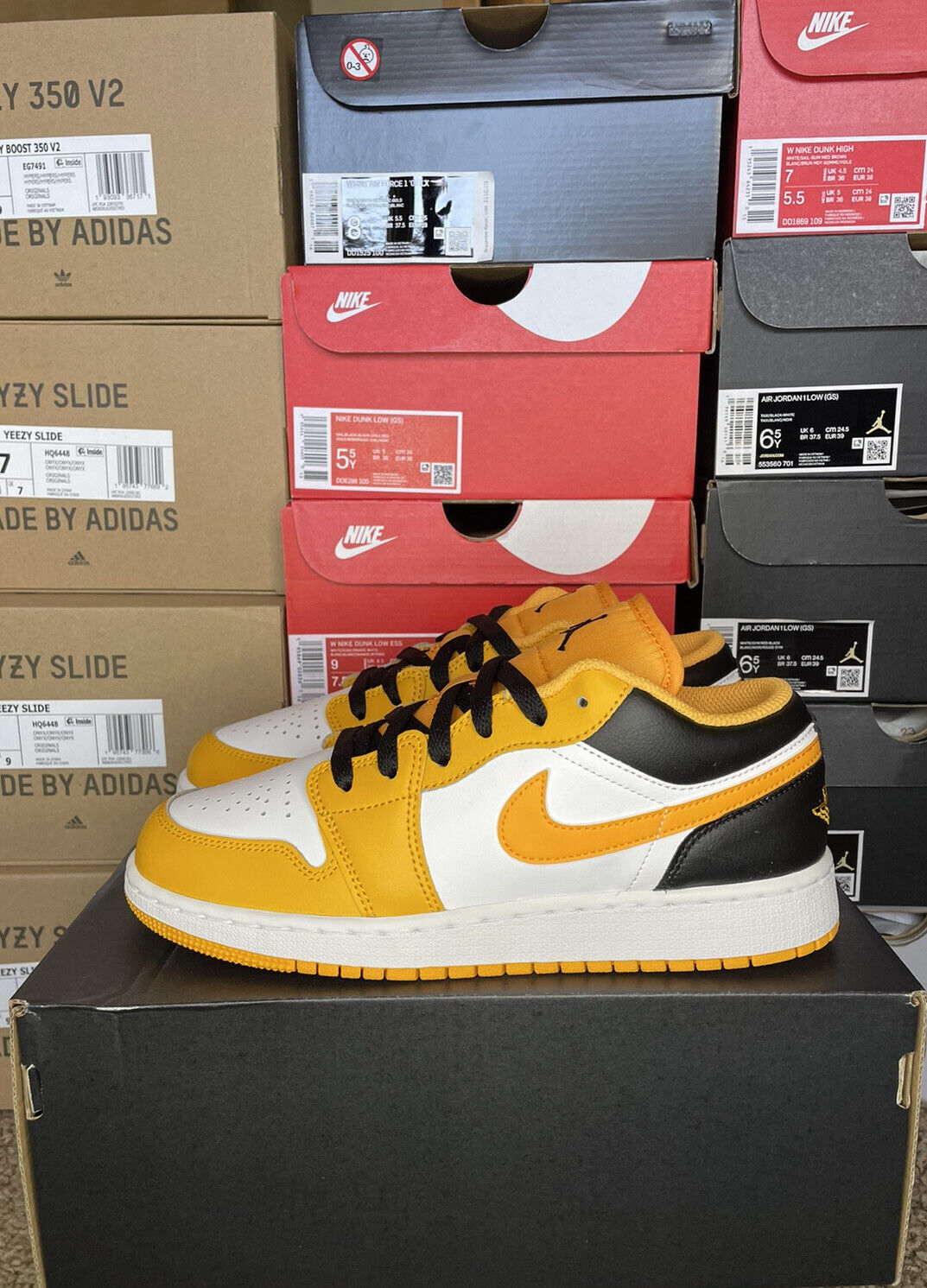 air jordan low yellow