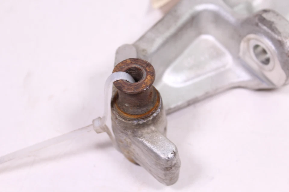 Ski-Doo Summit 600 E-Tec 2009 husillo izquierdo/nudillo Foto 3 de 4