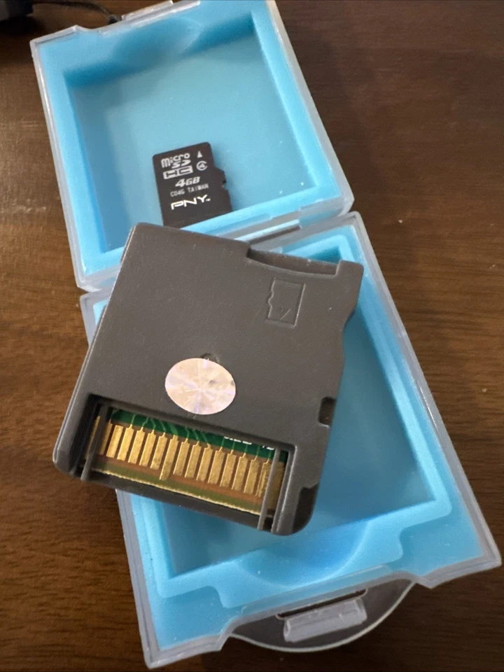 Actualización R4 Revolution para cartucho Nintendo DS + 4GB Micro SD Foto 4 de 4
