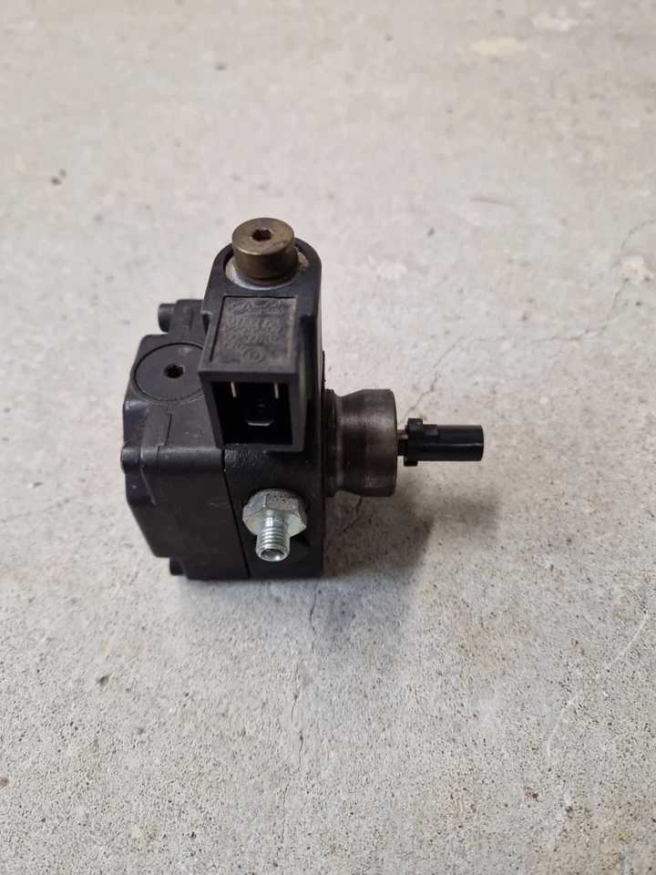 Pompe Fioul BFP 21 L5 LES Danfoss 071N3131 Chaudière  - Photo 2/4