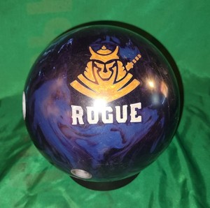 Motiv Rogue Assassin Bowling Ball 15 lbs Preowned Span 3 9/16 Inches Nice!