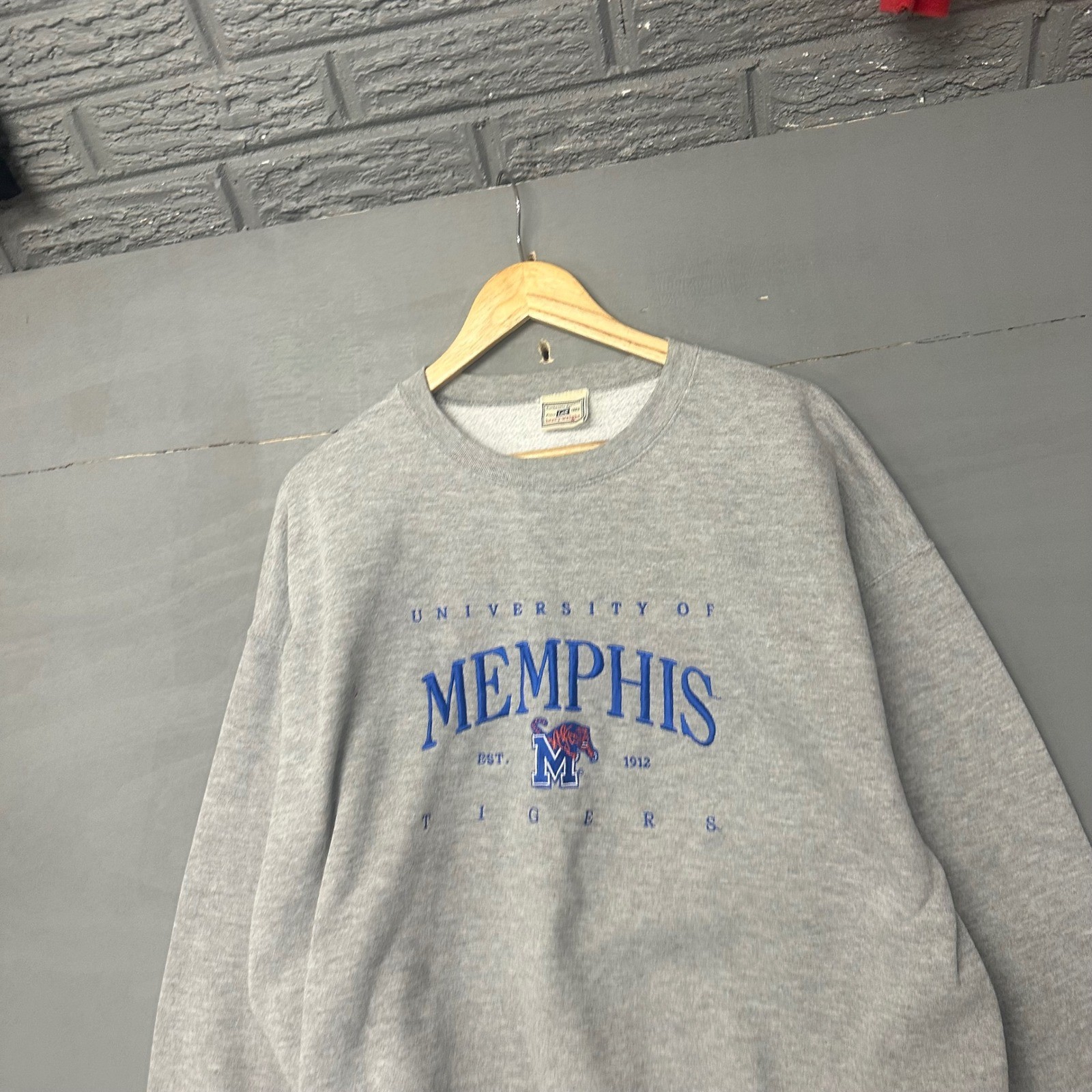University of Memphis Tigers Crewneck Sweatshirt Lee Heavywe