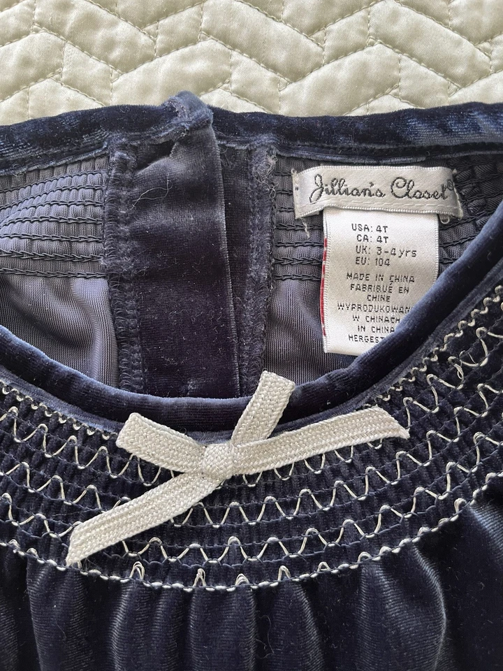 Jillian’s Closet Girls Size 4 Navy Velour Dressy Blouse - Excellent Condition - Image 2 of 4