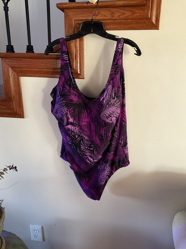 Aquabelle Einteiler Schwimm Badeanzug Gr. 24 lila blättrig integrierter BH Powernet
