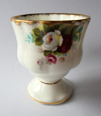 Eierbecher Celebration Royal Albert  England