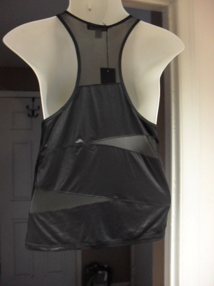 Nueva camiseta sin mangas de triple malla negra de yoga mediana M nueva con etiquetas SOLOW PRECIO DE VENTA SUGERIDO POR EL FABRICANTE $77 Foto 3 de 4