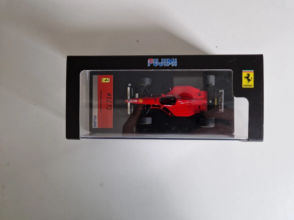 Fujimi 1/43 Marlboro Ferrari 412T2 M. Schumacher - #1 Presentazione 1996 - Immagine 4 di 4