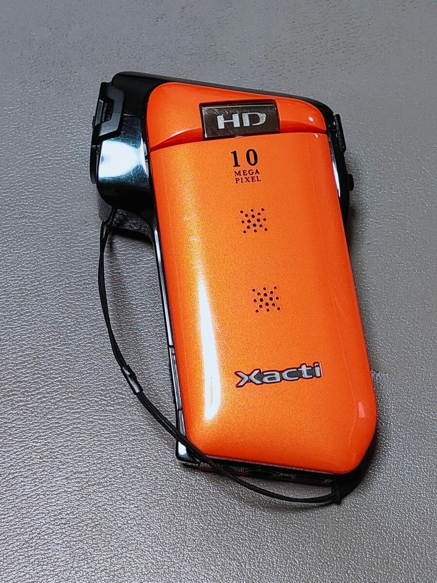 SANYO Xacti DMX-CG11 Digital Movie Camera Camcorder 10.0MP