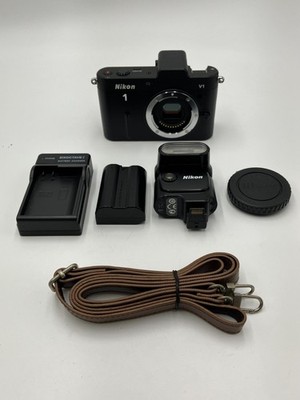 Nikon 1 V1 Mirrorless Digital Camera Body Black SB-N5 Flash Kit