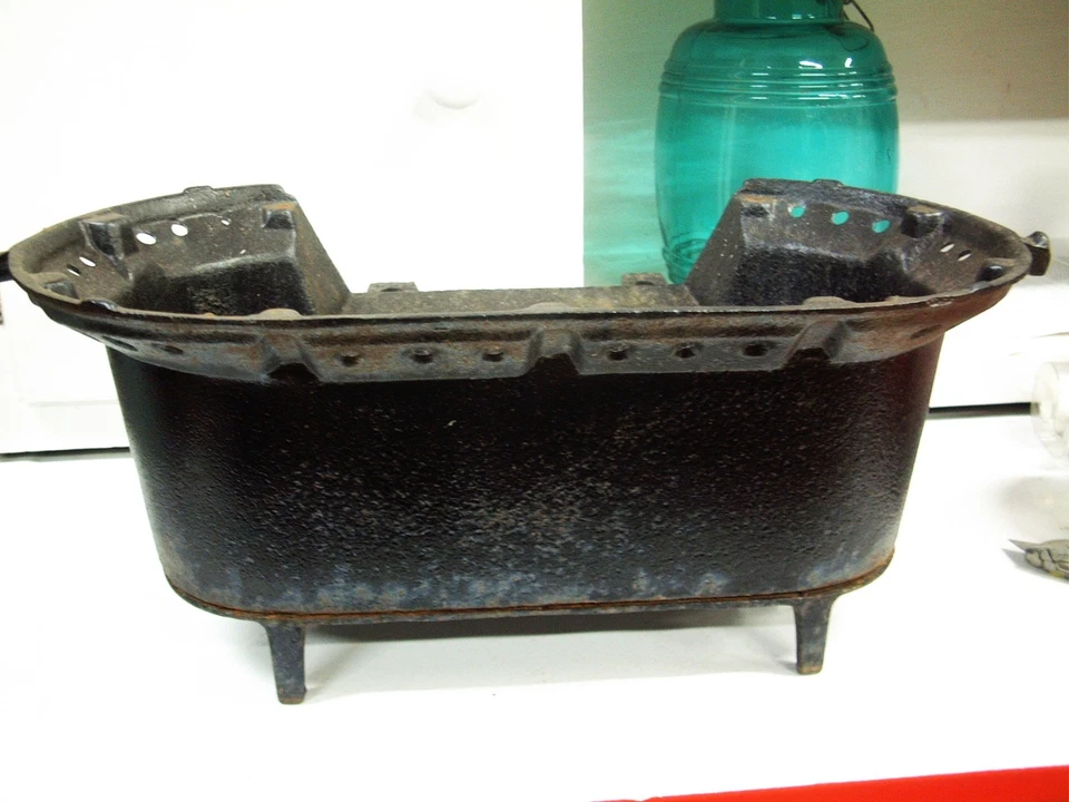 Vintage Atlanta Stove Works Sportsman Cast Iron Hibachi Grill BBQ 19 in X 11 X 9 - Image 3 of 4