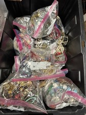 Vintage Costume Jewelry Lot Signed And Unsigned 40+Pounds Over 500 Pieces