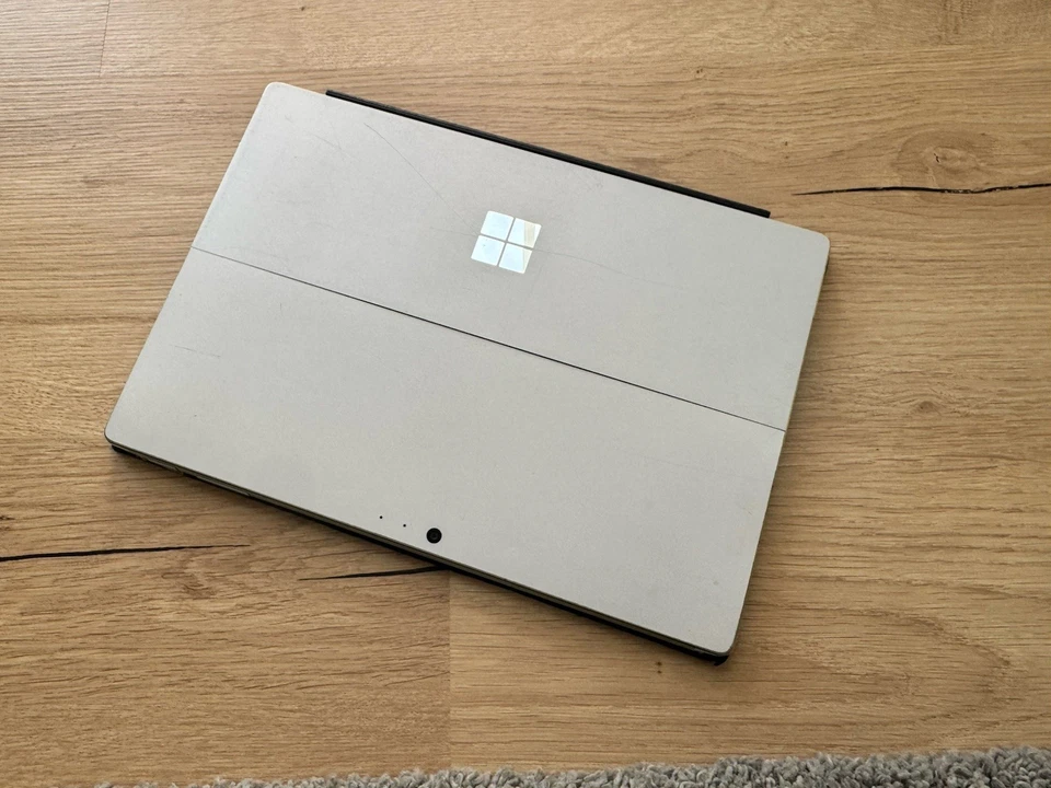 Microsoft Surface Pro 2017 (5. Generation) Intel Core I7 / 8GB/ 256GB *Bastler* - Bild 2 von 4