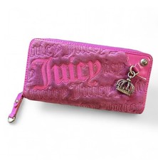 RARE VINTAGE JUICY COUTURE PINK WALLET WITH SILVER HARDWARE AND A CROWN CHARM