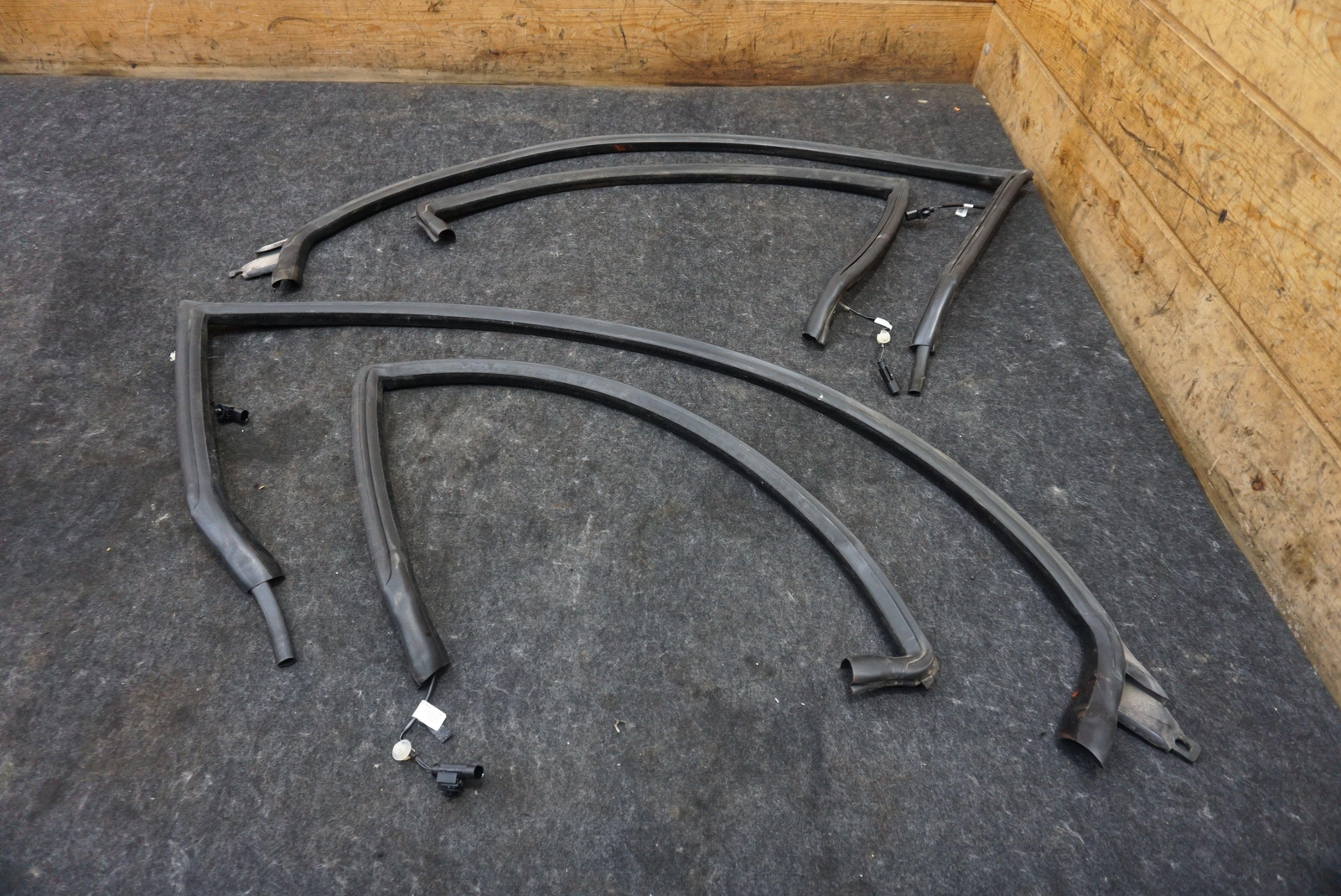 Set 4 Front & Rear Heated Window Weather Stripping Seal Aston Martin Rapide 2011