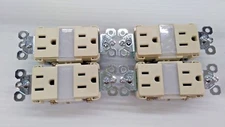 Lot of 4 Pass Seymour 15A NTL885TRLACC6 Night Light Receptacle LIGHT ALMOND b