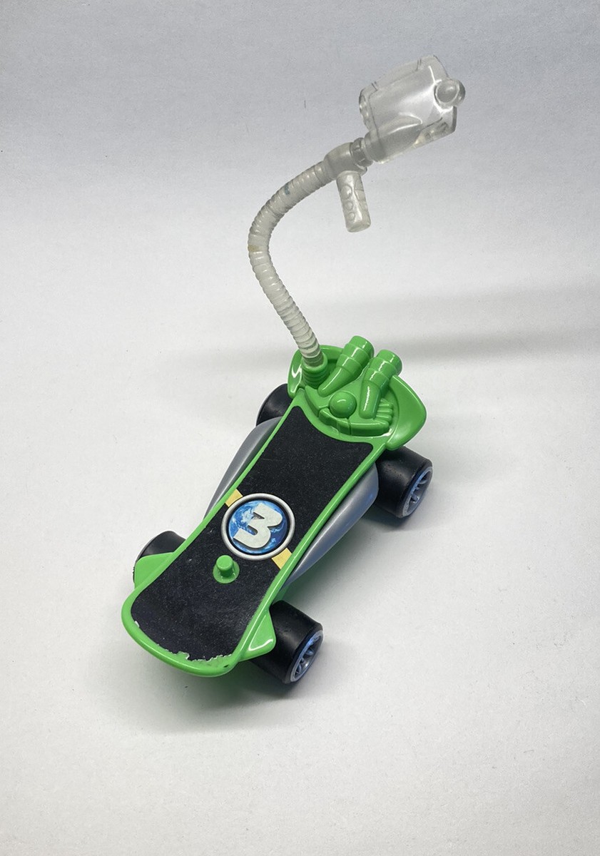 Fisher Price Planet Heroes Earth Ace Metallics Figures Skateboard