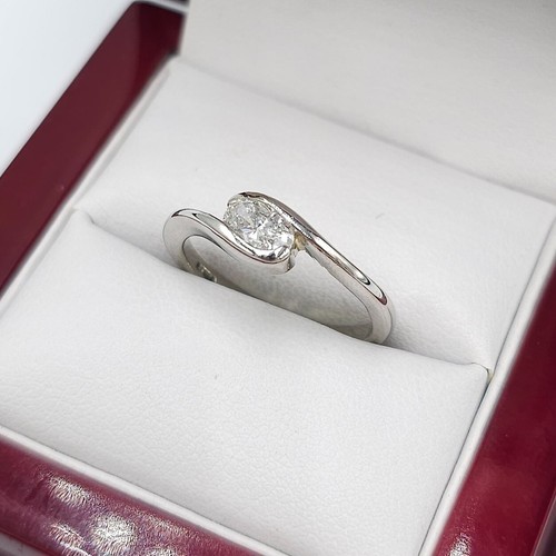 Platinum 0.40ct VS2 Natural Oval Diamond Crossover Solitaire Ladies Ring Size N - Picture 3 of 11