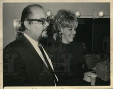 1966 Press Photo Ernie and Toni Criezis at La Bastille Opening, Houston, TX