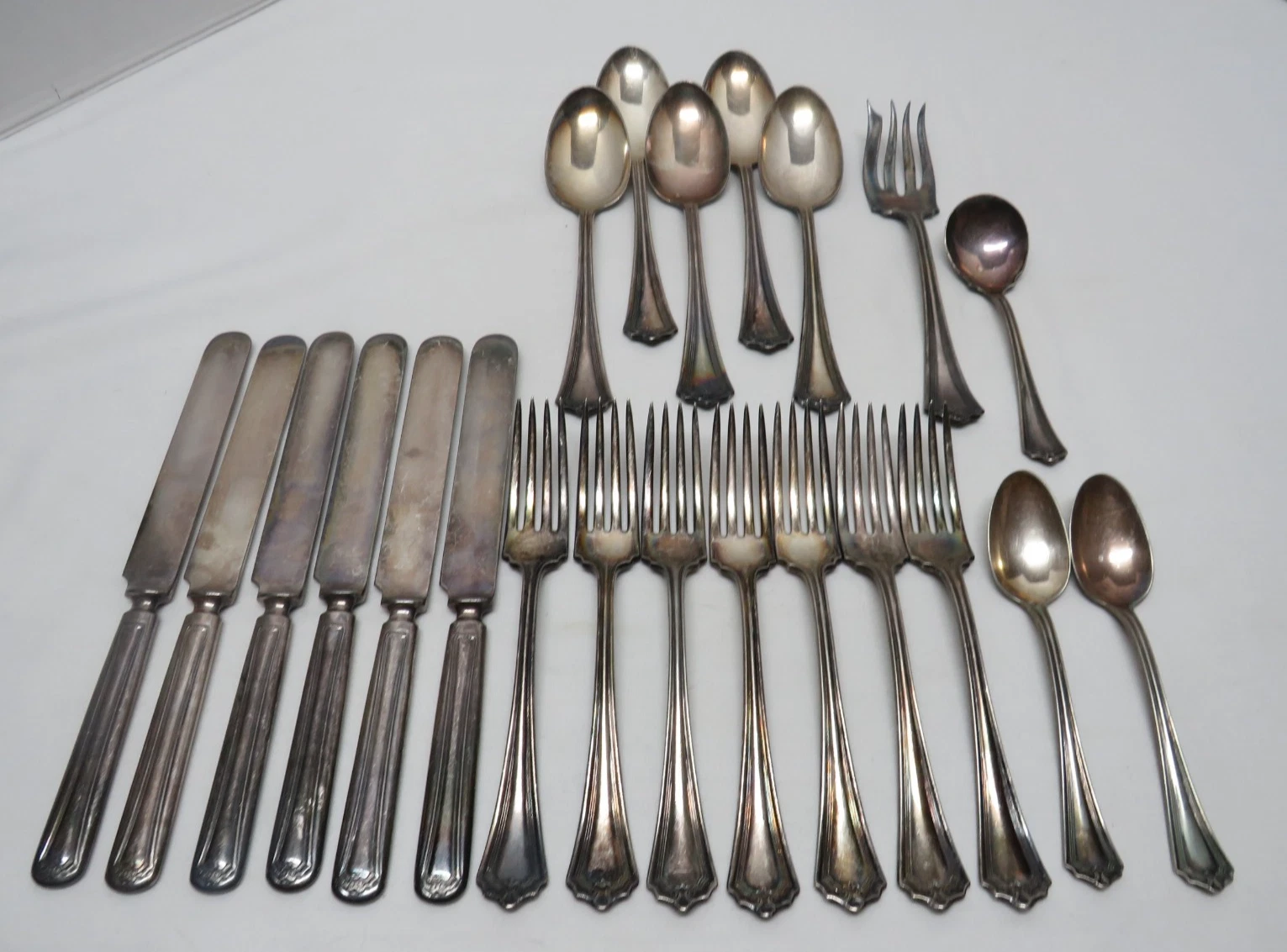 Wm A Rogers Oneida Silverplate Flatware Partial Set RALEIGH 1907 Nice