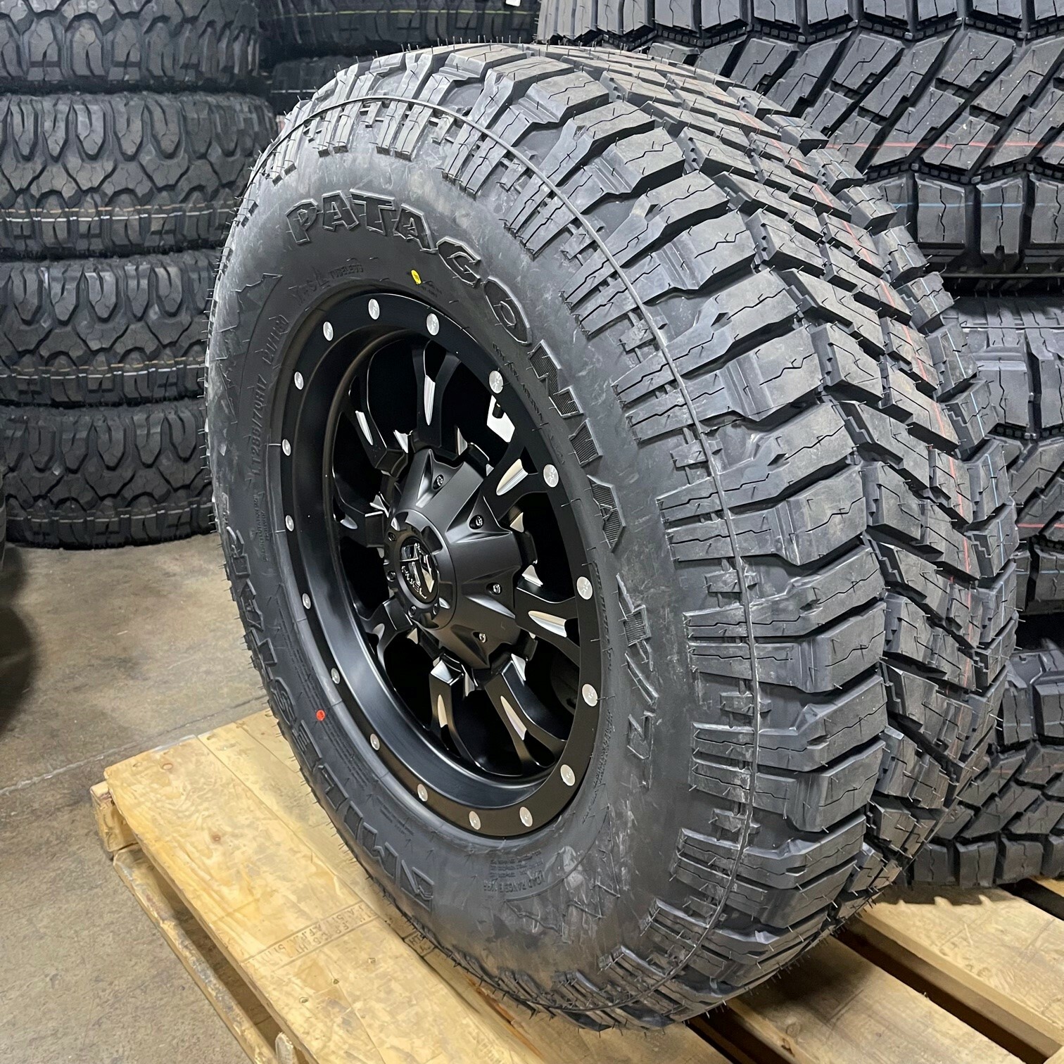 17x9 Fuel Krank D517 Black Wheels Rims 33" AT Tires 6x5.5 2021 Ford