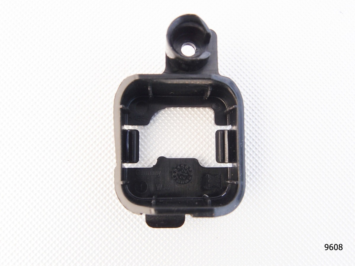 純正 フロントカメラ　Surround View 新品 19-24 OEM AUDI E-TRON SURROUND VIEW CAMERA BRACKET left mirror