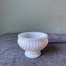VINTAGE ANTIQUE MILK GLASS FOOTED MASTER SALT