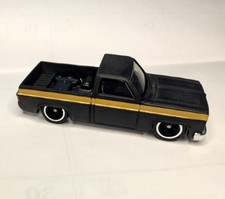 FULL CUSTOM HOT WHEELS 83 CHEVY SILVERADO REAL RIDERS
