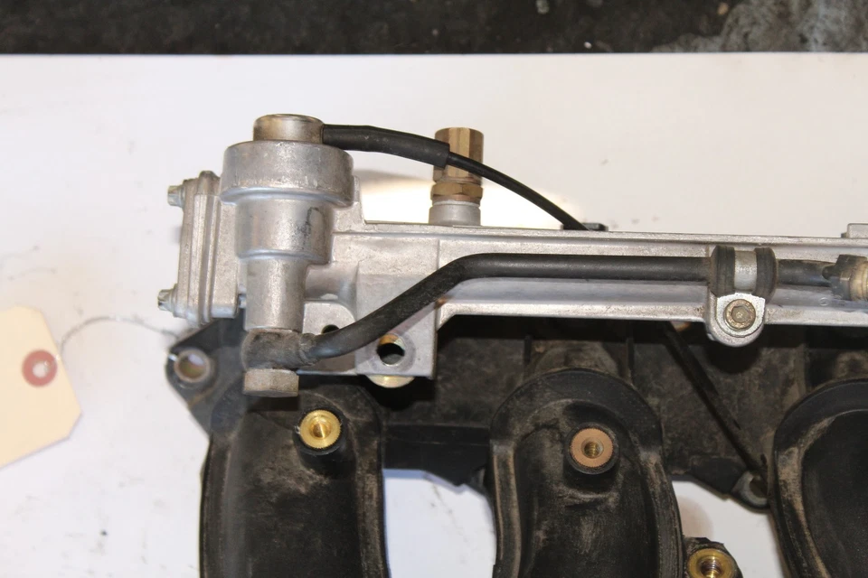 1998-00 MERCEDES SLK230 AIR INTAKE MANIFOLD W/ FUEL RAIL R3284 - Image 2 of 4