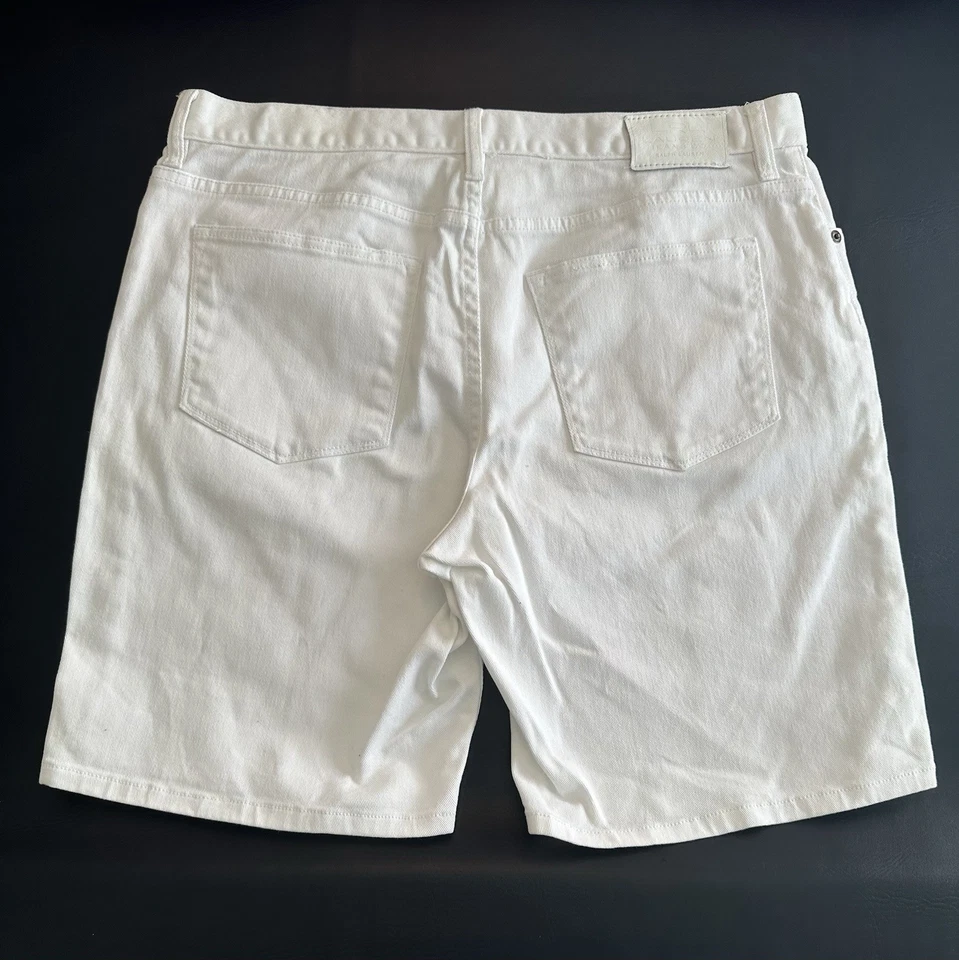 Laurel Ralph Lauren-Lauren Jeans Co White Jean Shorts Women’s 14 (35”Wx9”L) - Image 2 of 4