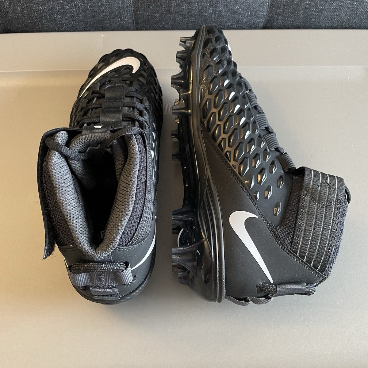 NIKE FORCE SAVAGE PRO 2 FOOTBALL CLEATS SIZE 10 BLACK WHITE 