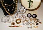 Vintage 23Pc MANY DESIGNER COSTUME JEWELRY LOT Marvella-Essex-Lisner-C Trifari — photo 9