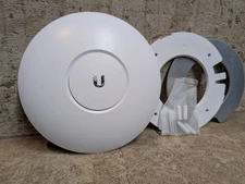 Ubiquiti UniFi AC Pro Wireless Access Point (UAP-AC-PRO) + Mounting Hardware