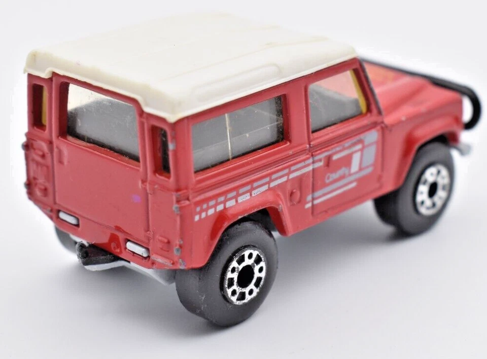 Matchbox Superfast Land Rover 90 Ninety rosso. Piastra di base Thailandia. MBX - Immagine 2 di 4