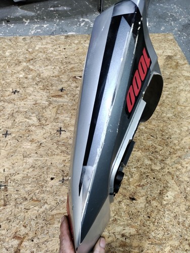 2003-2004 SUZUKI GSXR 1000 OEM TAIL FAIRING DAMAGED - Foto 6 di 10