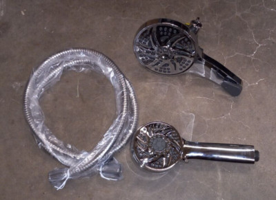 Glacier Bay EasyDock 6-Spray Patterns 5 Dual Shower Heads P87000 - New In Box