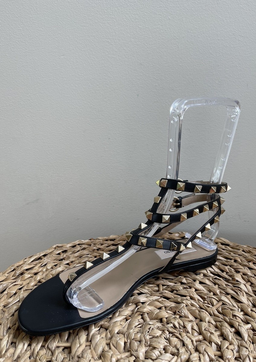 $990 Valentino Garavani Rockstud Caged Leather Thong Flat  display picture 1