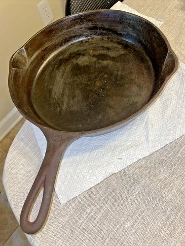 Antique Erie Pa. Griswold #8 Skillet 704c