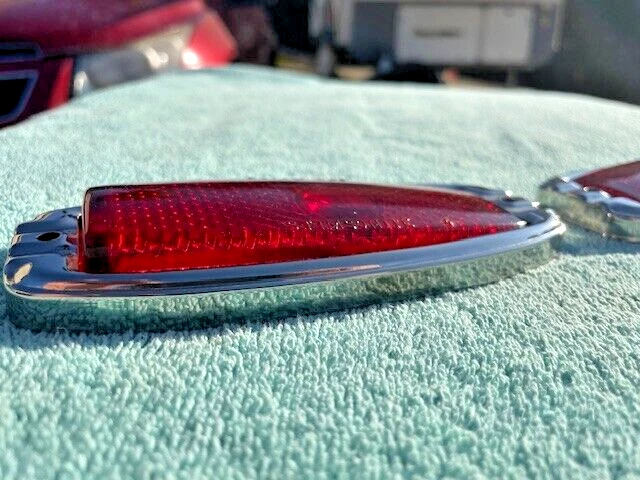 Chevrolet Fleetline 1941-1948 4 puertas NOS guía luz trasera lámpara lentes/biseles Foto 2 de 4