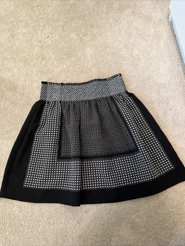 Kimchi 蓝色迷你裙几何图案黑色白色中号 — 第 2/4 张图片