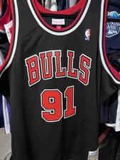 Dennis Rodman Chicago Bulls Mitchell  Ness NBA Swingman Jersey 1995-1996