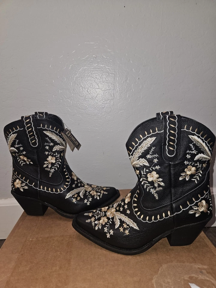 Botines de vaquero Dingo Primrose bordados florales punta corta para mujer botas negras Foto 2 de 4