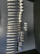  Oneida Arrys Flateware Utensils Lot 20 Spoon Fork Knife Woven Pattern 