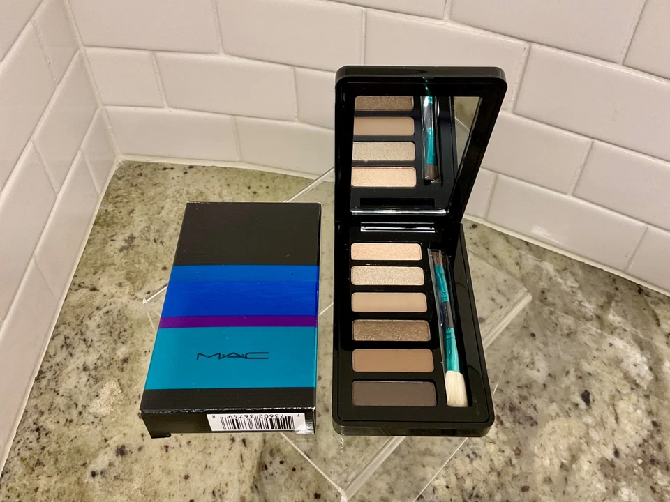 MAC Enchanted Eve 暖眼盘 限量版 全新带盒 — 第 2/4 张图片