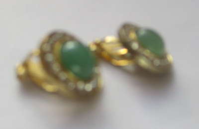 Boucles D'Oreilles Clips Vintage - Or & Cristaux Avec Perle De Jade Vert - Occasion Parfait